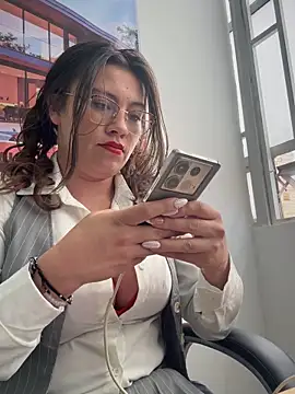 LIZ-06  online show from 12-19-25, 03:36