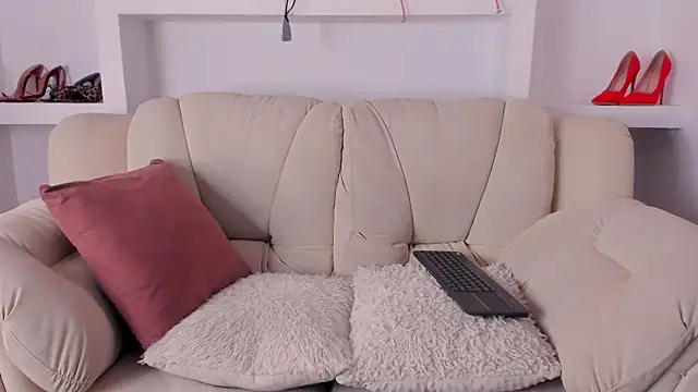 Radiant Naomi online show from 11-29-25, 11:43