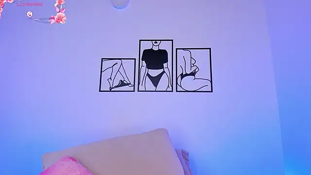 Snapshot of 777AylinZ chatting on 10-24-25, 02:16 777AylinZ online show from 10-24-25, 02:16