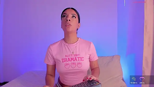 Snapshot of 777AylinZ chatting on 03-15-25, 02:56 777AylinZ online show from 03-15-25, 02:56