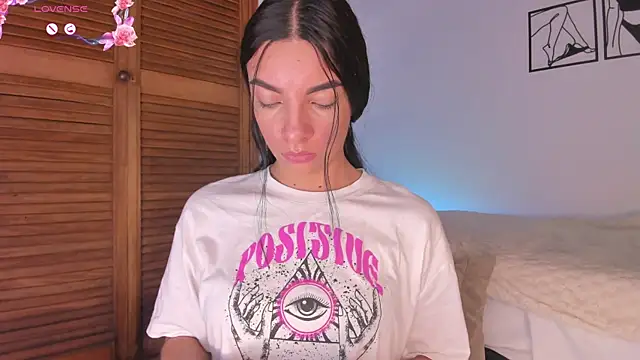 Snapshot of 777AylinZ chatting on 10-26-25, 09:20 777AylinZ online show from 10-26-25, 09:20