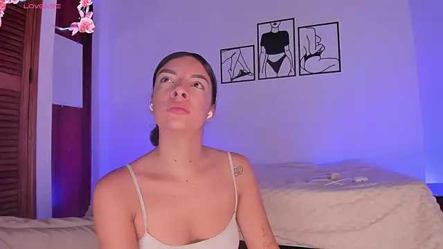 Snapshot of 777AylinZ chatting on 10-20-25, 11:55 777AylinZ online show from 10-20-25, 11:55