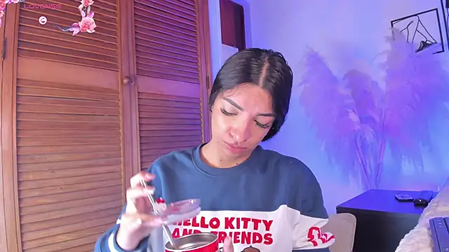 Snapshot of 777AylinZ chatting on 09-30-25, 09:26 777AylinZ online show from 09-30-25, 09:26