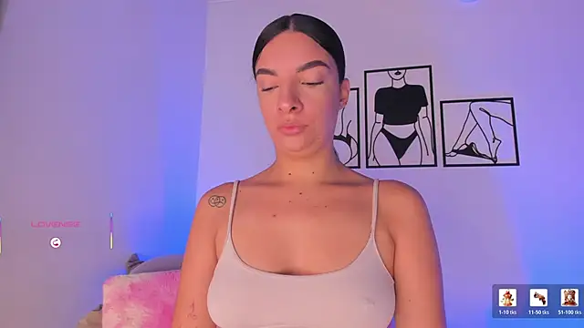 Snapshot of 777AylinZ chatting on 12-23-25, 10:58 777AylinZ online show from 12-23-25, 10:58