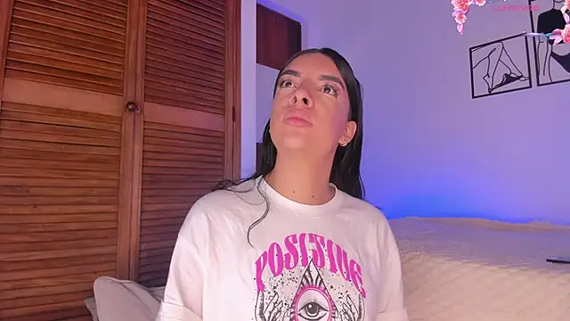 Snapshot of 777AylinZ chatting on 10-10-25, 11:22 777AylinZ online show from 10-10-25, 11:22