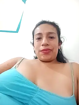 Snapshot of yaz_guzman chatting on 03-05-25, 02:45 yaz guzman online show from 03-05-25, 02:45