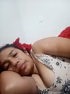 Snapshot of yaz_guzman chatting on 10-11-25, 05:52 yaz guzman online show from 10-11-25, 05:52