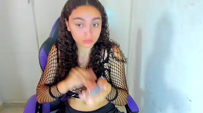 Lily anal squirt  online show from 12-20-24, 02:59