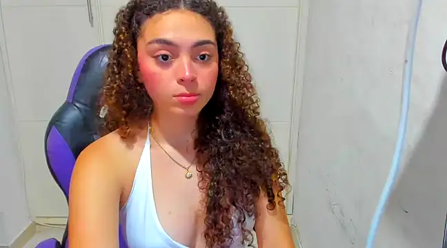 Lily anal squirt  online show from 01-04-25, 10:34