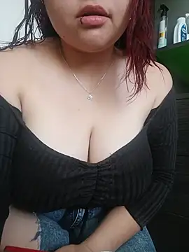 Snapshot of CURVY-HORNY chatting on 05-15-26, 09:24 CURVY-HORNY online show from 05-15-26, 09:24