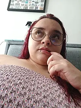 Snapshot of CURVY-HORNY chatting on 05-29-26, 09:21 CURVY-HORNY online show from 05-29-26, 09:21