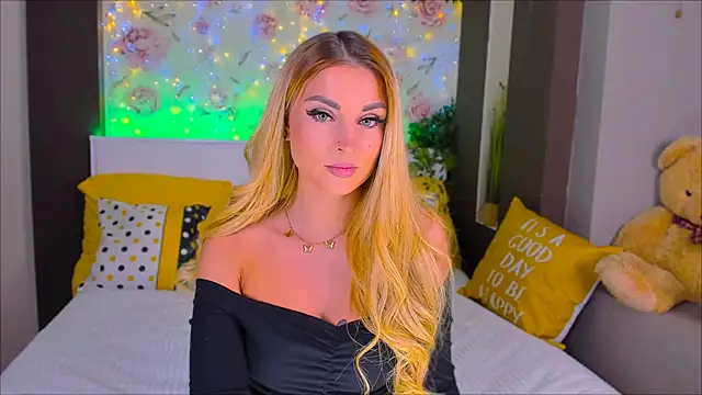 Snapshot of _UrLexxly chatting on 02-10-25, 11:45 UrLexxly online show from 02-10-25, 11:45
