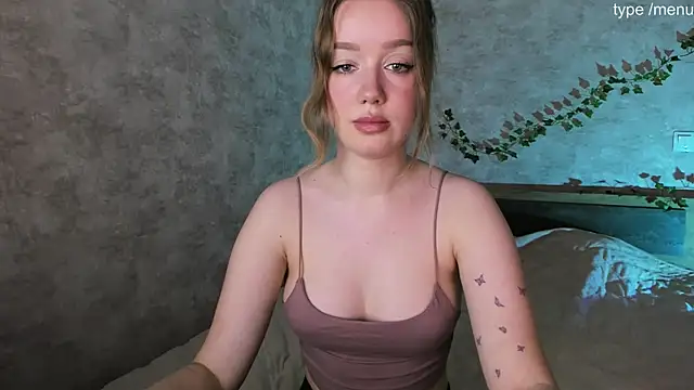 cutiemia0 online show from 02-03-25, 08:13