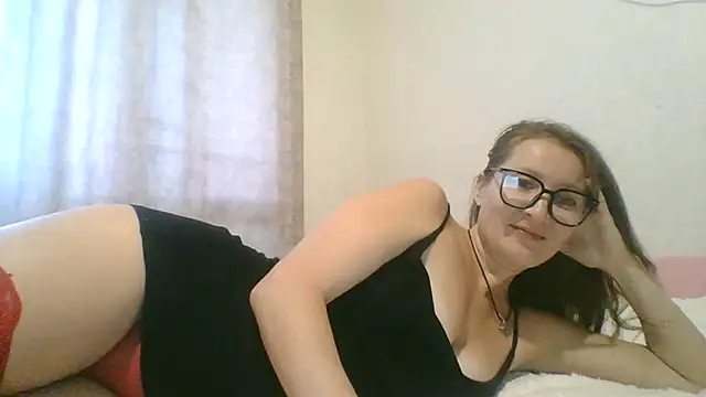 Snapshot of Yulia777 chatting on 10-22-25, 01:43 Yulia777 online show from 10-22-25, 01:43