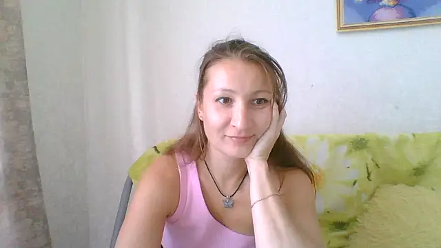 Snapshot of Yulia777 chatting on 10-15-25, 11:18 Yulia777 online show from 10-15-25, 11:18