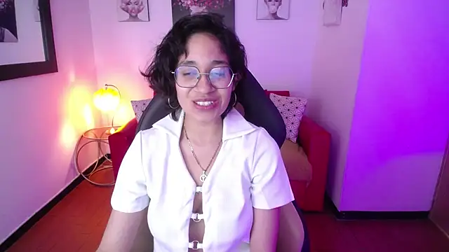 Snapshot of Lili_Gomez_ chatting on 03-22-25, 04:58 Lili Gomez online show from 03-22-25, 04:58