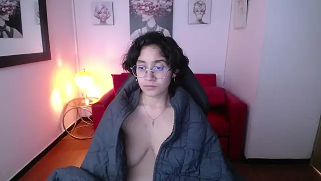 Snapshot of Lili_Gomez_ chatting on 02-12-25, 04:33 Lili Gomez online show from 02-12-25, 04:33