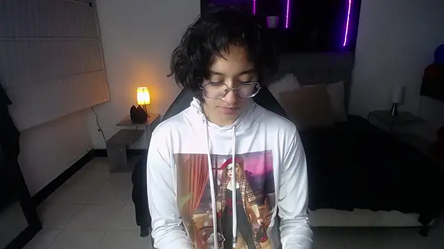 Snapshot of Lili_Gomez_ chatting on 03-14-25, 01:46 Lili Gomez online show from 03-14-25, 01:46
