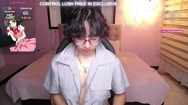 Lili Gomez  online show from 11-24-25, 02:06