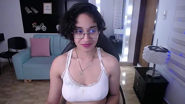 Snapshot of Lili_Gomez_ chatting on 03-11-25, 05:02 Lili Gomez online show from 03-11-25, 05:02