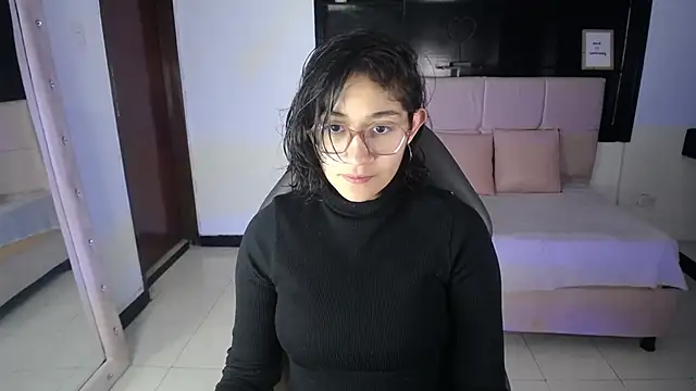 Snapshot of Lili_Gomez_ chatting on 09-14-25, 11:43 Lili Gomez online show from 09-14-25, 11:43