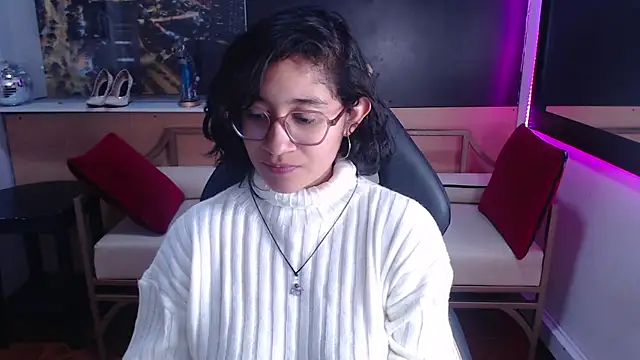 Snapshot of Lili_Gomez_ chatting on 09-09-25, 02:04 Lili Gomez online show from 09-09-25, 02:04