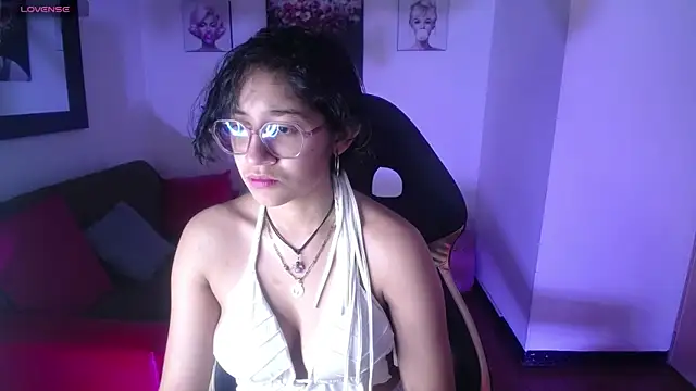 Snapshot of Lili_Gomez_ chatting on 09-29-25, 01:06 Lili Gomez online show from 09-29-25, 01:06