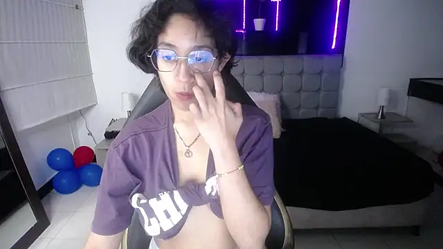 Snapshot of Lili_Gomez_ chatting on 03-06-25, 04:49 Lili Gomez online show from 03-06-25, 04:49