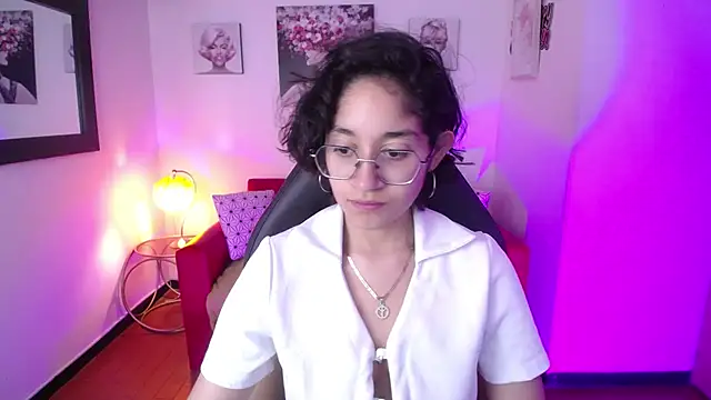 Snapshot of Lili_Gomez_ chatting on 03-22-25, 01:52 Lili Gomez online show from 03-22-25, 01:52