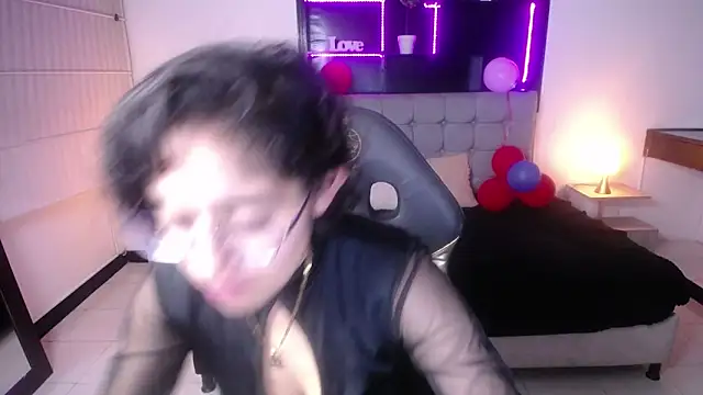 Snapshot of Lili_Gomez_ chatting on 03-03-25, 01:01 Lili Gomez online show from 03-03-25, 01:01