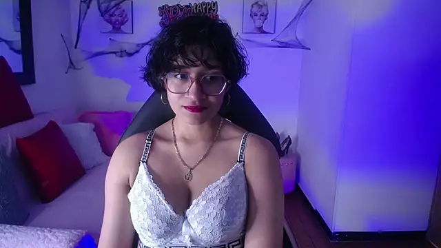 Snapshot of Lili_Gomez_ chatting on 10-23-25, 02:16 Lili Gomez online show from 10-23-25, 02:16