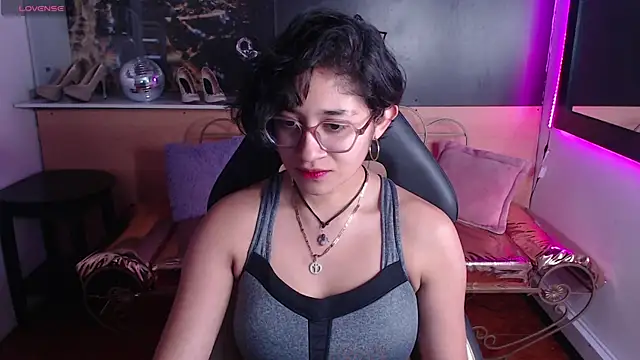 Snapshot of Lili_Gomez_ chatting on 10-06-25, 12:28 Lili Gomez online show from 10-06-25, 12:28