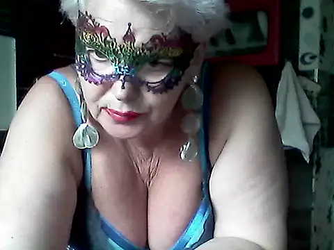 Snapshot of Lisa_Suzie chatting on 06-03-26, 02:44 Lisa Suzie online show from 06-03-26, 02:44