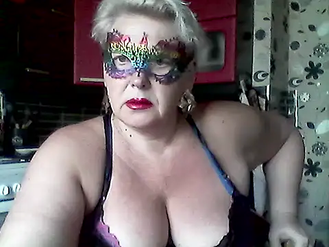 Snapshot of Lisa_Suzie chatting on 05-14-26, 07:05 Lisa Suzie online show from 05-14-26, 07:05