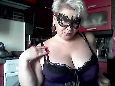 Lisa Suzie online show from 04-22-26, 07:26