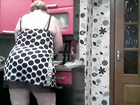 Snapshot of Lisa_Suzie chatting on 02-27-25, 06:57 Lisa Suzie online show from 02-27-25, 06:57