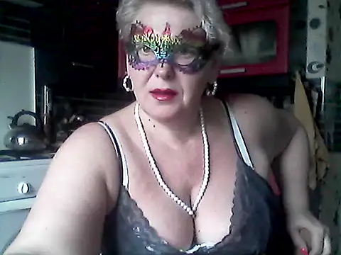 Snapshot of Lisa_Suzie chatting on 04-30-26, 04:52 Lisa Suzie online show from 04-30-26, 04:52