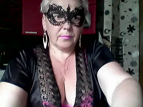 Snapshot of Lisa_Suzie chatting on 06-16-26, 08:14 Lisa Suzie online show from 06-16-26, 08:14