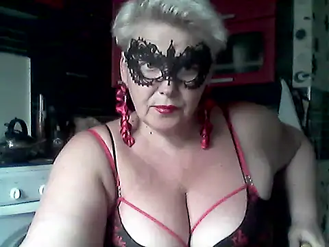 Snapshot of Lisa_Suzie chatting on 05-11-26, 10:49 Lisa Suzie online show from 05-11-26, 10:49