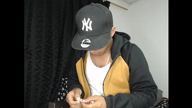 Snapshot of maximo_vega_newv chatting on 12-14-24, 10:34 maximo vega newv online show from 12-14-24, 10:34