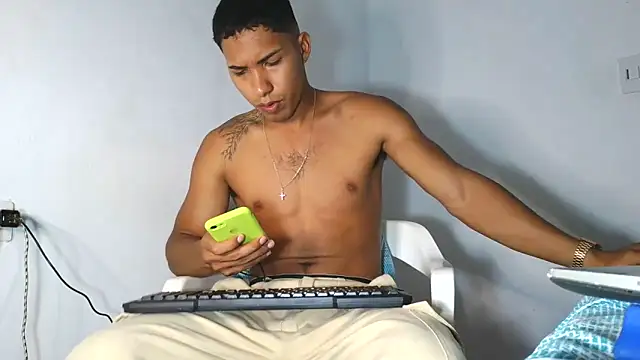 maximo vega newv online show from 12-03-25, 08:52