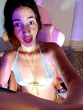 Snapshot of Nicol_Lourdes chatting on 01-08-25, 05:37 Nicol Lourdes online show from 01-08-25, 05:37