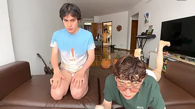 Snapshot of mapleg chatting on 02-19-26, 06:05 mapleg online show from 02-19-26, 06:05