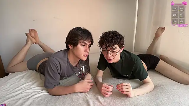 Snapshot of mapleg chatting on 12-19-25, 09:28 mapleg online show from 12-19-25, 09:28