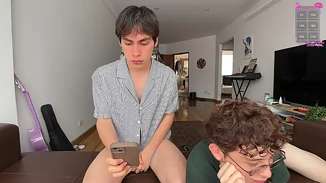 Snapshot of mapleg chatting on 01-07-26, 06:57 mapleg online show from 01-07-26, 06:57