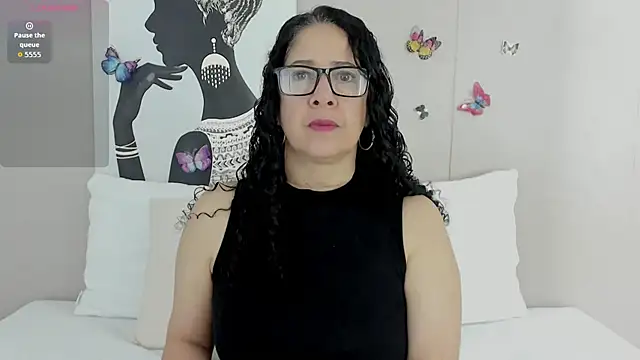 Adelesmithh online show from 12-17-25, 11:37