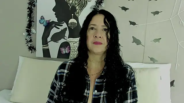 Adelesmithh online show from 10-25-25, 11:42