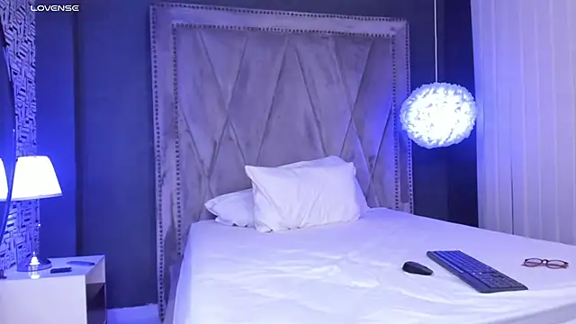 Snapshot of Pamela_Johnsonn chatting on 11-14-25, 07:39 Pamela Johnsonn online show from 11-14-25, 07:39