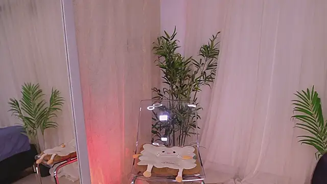 Lia Sweett  online show from 06-17-26, 04:39