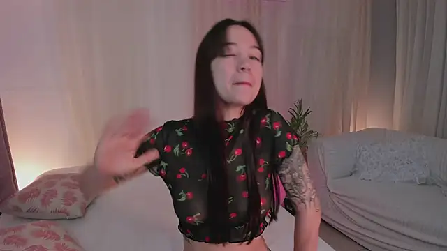 Snapshot of Lia_Sweett_ chatting on 02-15-26, 02:49 Lia Sweett online show from 02-15-26, 02:49